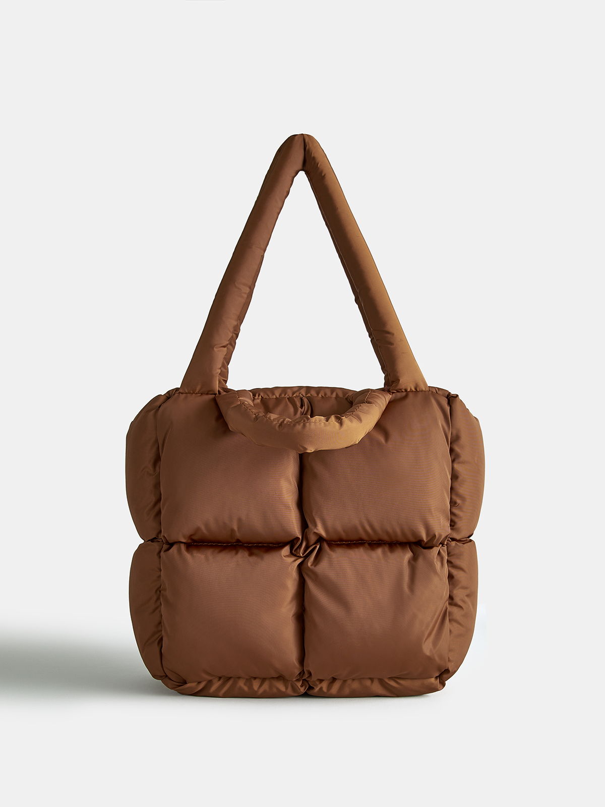 MAISON AVELORE CLOUD PUFFER CABAS — Cacao