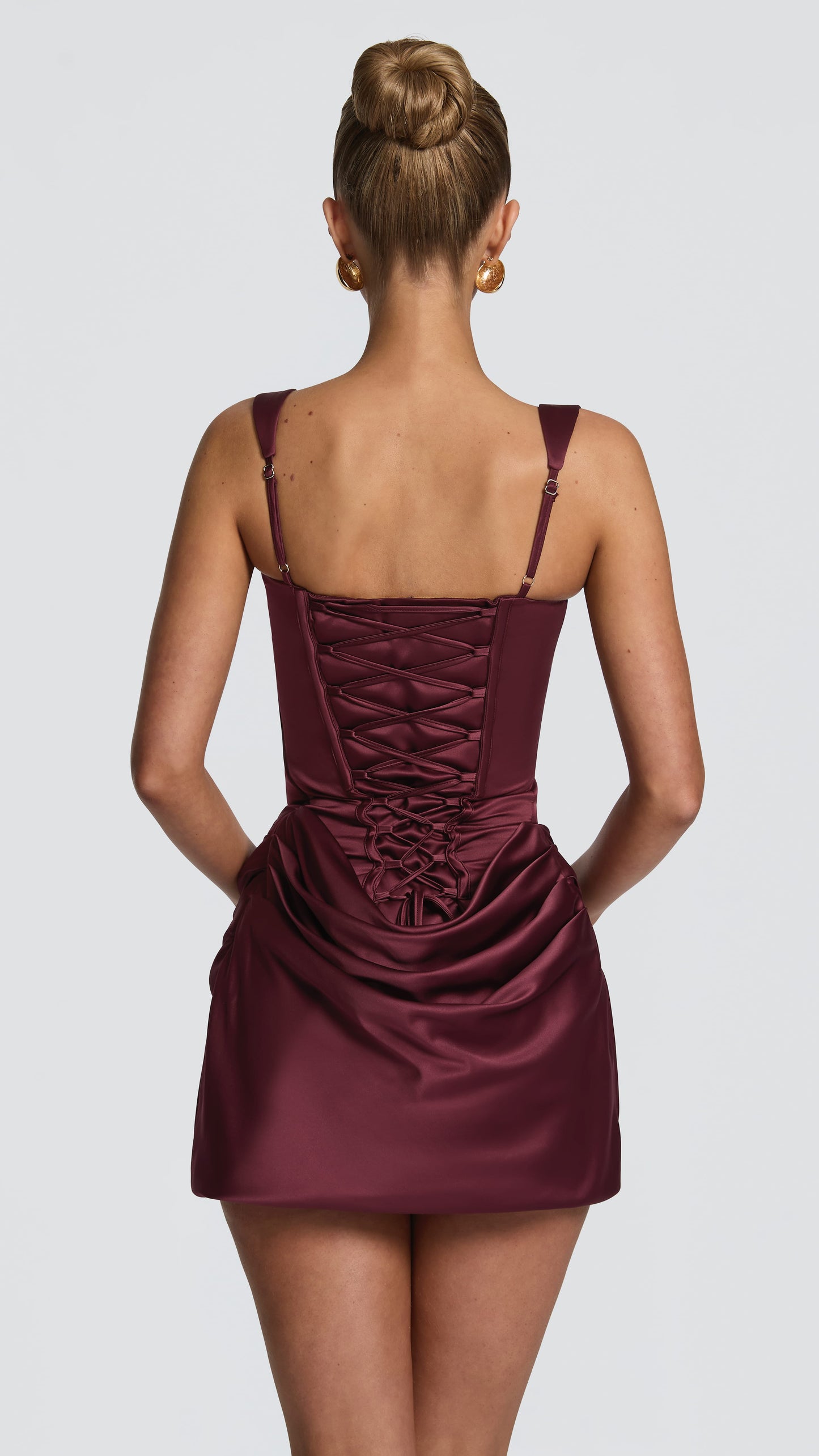 MAISON AVELORE IMOGEN ICON — Mini Robe Corset en Satin (Cherry Lacquer)