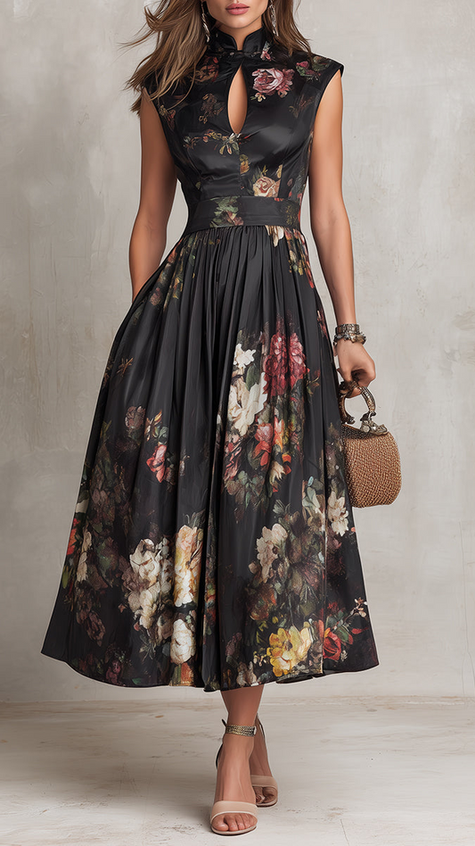 Robe midi plissée en soie noire à imprimé floral et col montant