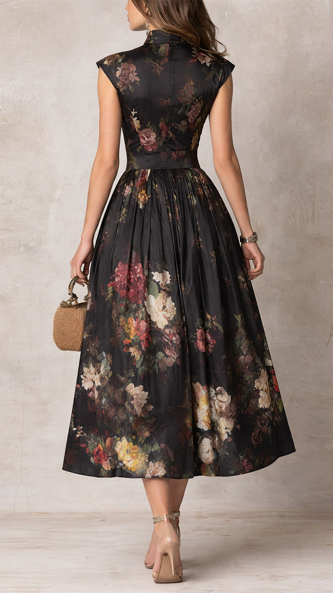 Robe Midi Plissée en Soie Noire à Imprimé Floral et Col Montant