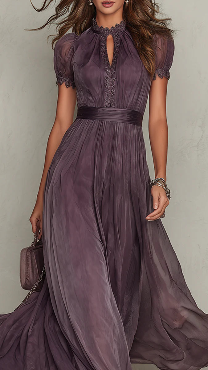 Flavia • Robe Longue Violette à Décolleté Goutte, Bordure en Dentelle de Mousseline