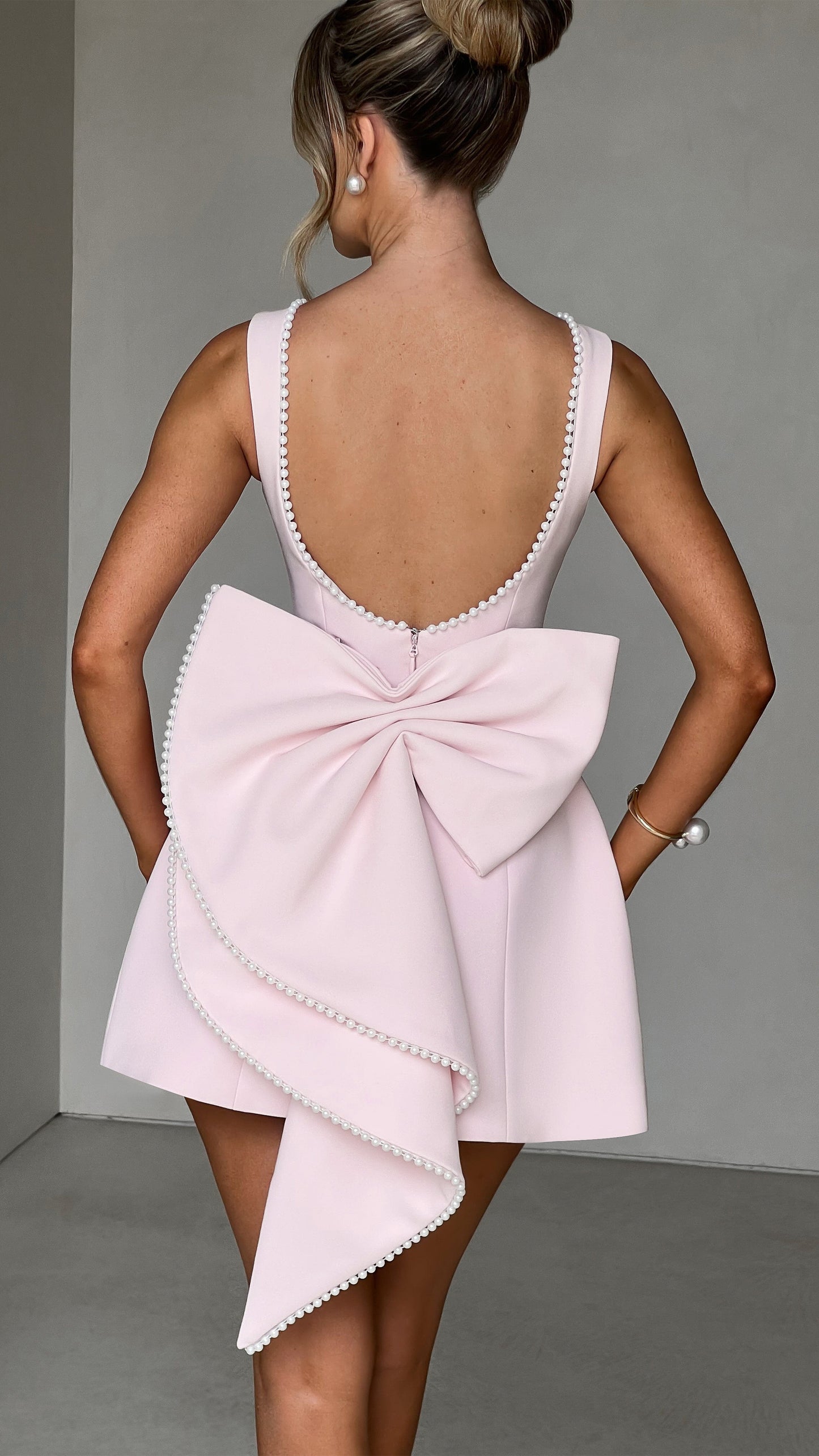 MAISON AVELORE ROSÉ ICON — Rose Poudré Mini Robe Nœud