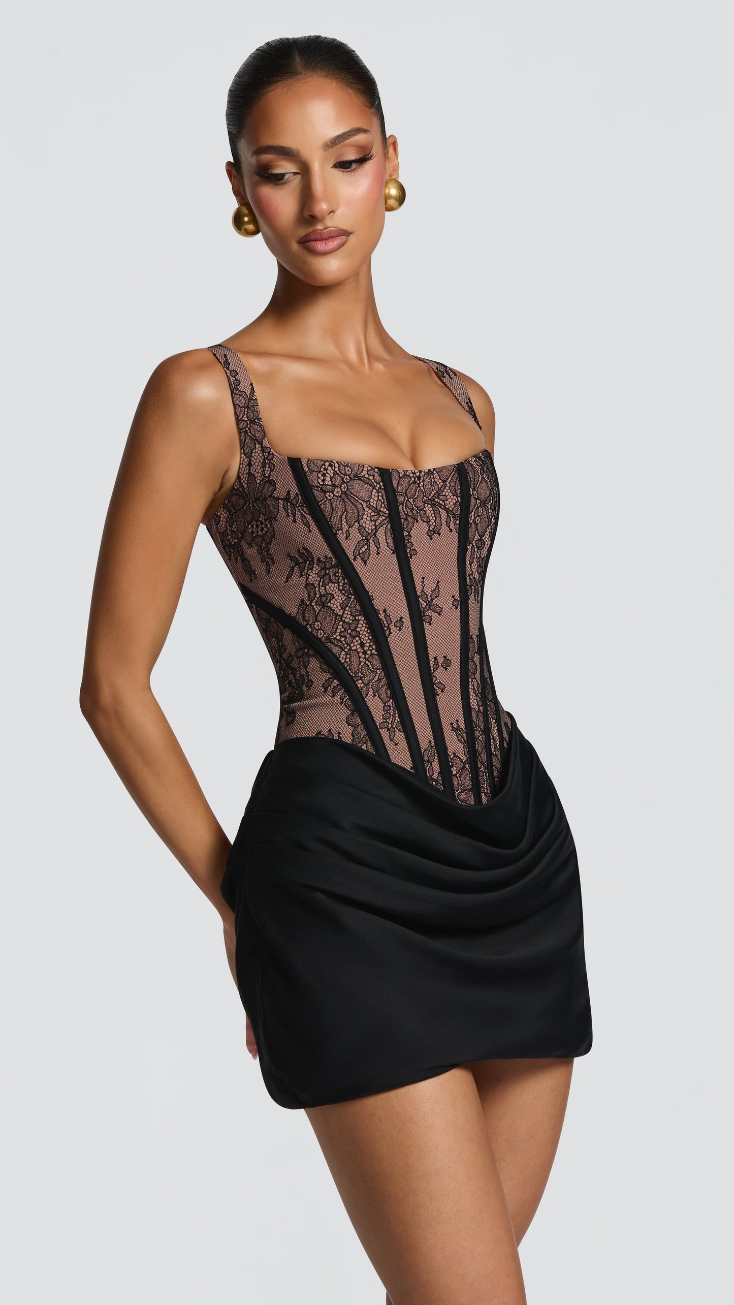 MAISON AVELORE NOIR LACE ICON — Noir Mini Robe Corset en Dentelle