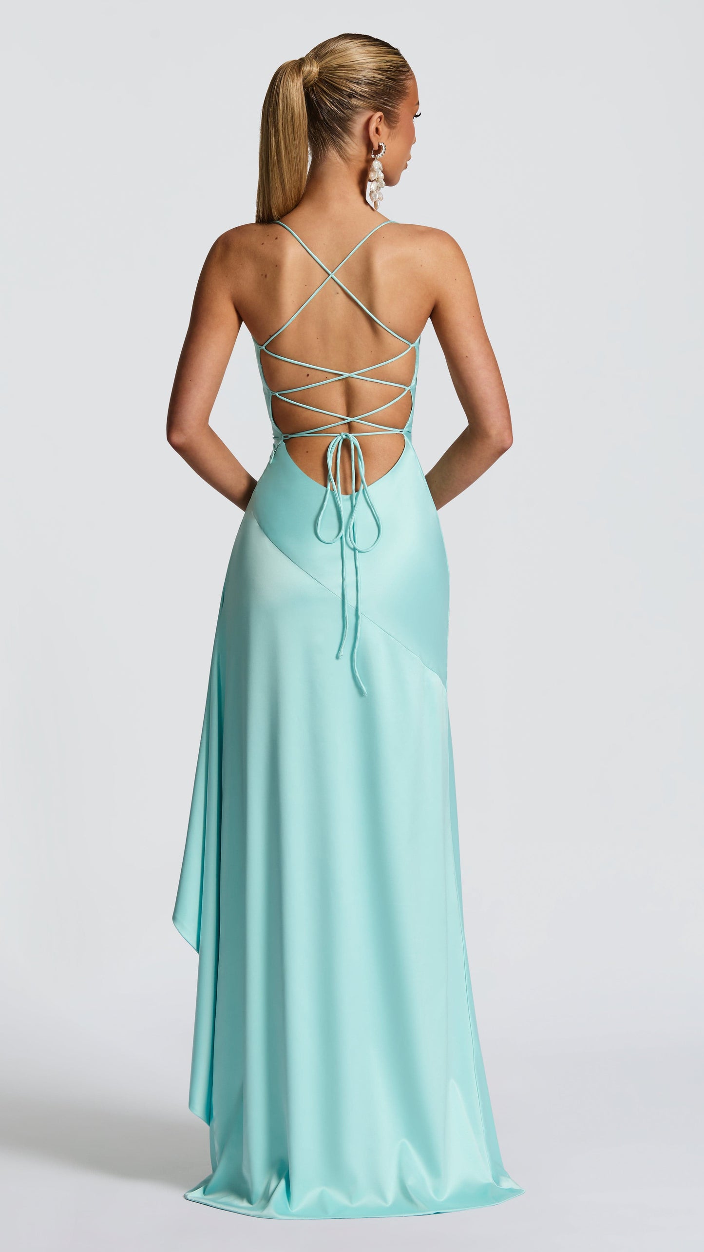 MAISON AVELORE SAMIRA — Robe Longue en Satin Drapé (Aqua)